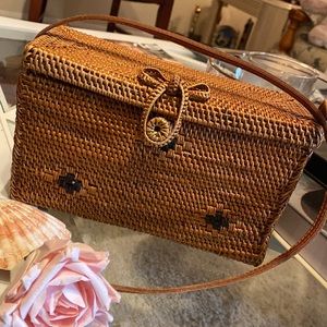 ❤️💕💕 Woven crossbody shoulder basket purse 💕💕❤️❤️